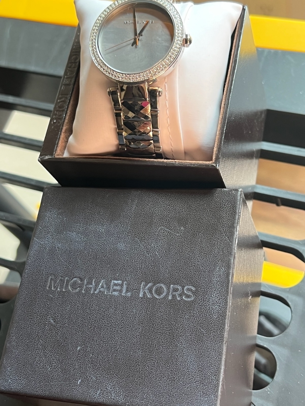 Mother Of Pearl MK Women's Parker MK6424 Silver Stainless-Steel Watch - Picture 3 of 5